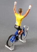 Norev pour Atlas - Cycliste Tour De France Maillot Jaune Bras Lev&eacute;s Dossard N&deg;1