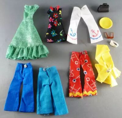 Palitoy Meccano - Pippa - Lot V�tement Robe Pantalons Imper Lunettes Sac