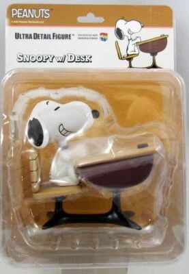 Peanuts - Medicom Ultra Detail Figure - Snoopy with Desk
