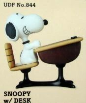 Peanuts - Medicom Ultra Detail Figure - Snoopy with Desk