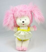 Peluche Poochie en chemise de nuit