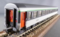 Piko 97310 Ho Sncf Set de 2 Voitures Corail B11u + B6Du Figurines Passagers Eclairage Boite