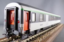 Piko 97310 Ho Sncf Set de 2 Voitures Corail B11u + B6Du Figurines Passagers Eclairage Boite