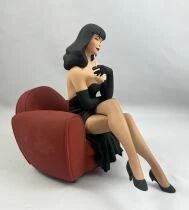 Pin\'Up (Yann et Berthet) - Statuette R&eacute;sine Dargaud Benelux (1998) - Pin\'Up sur Fauteuil Club