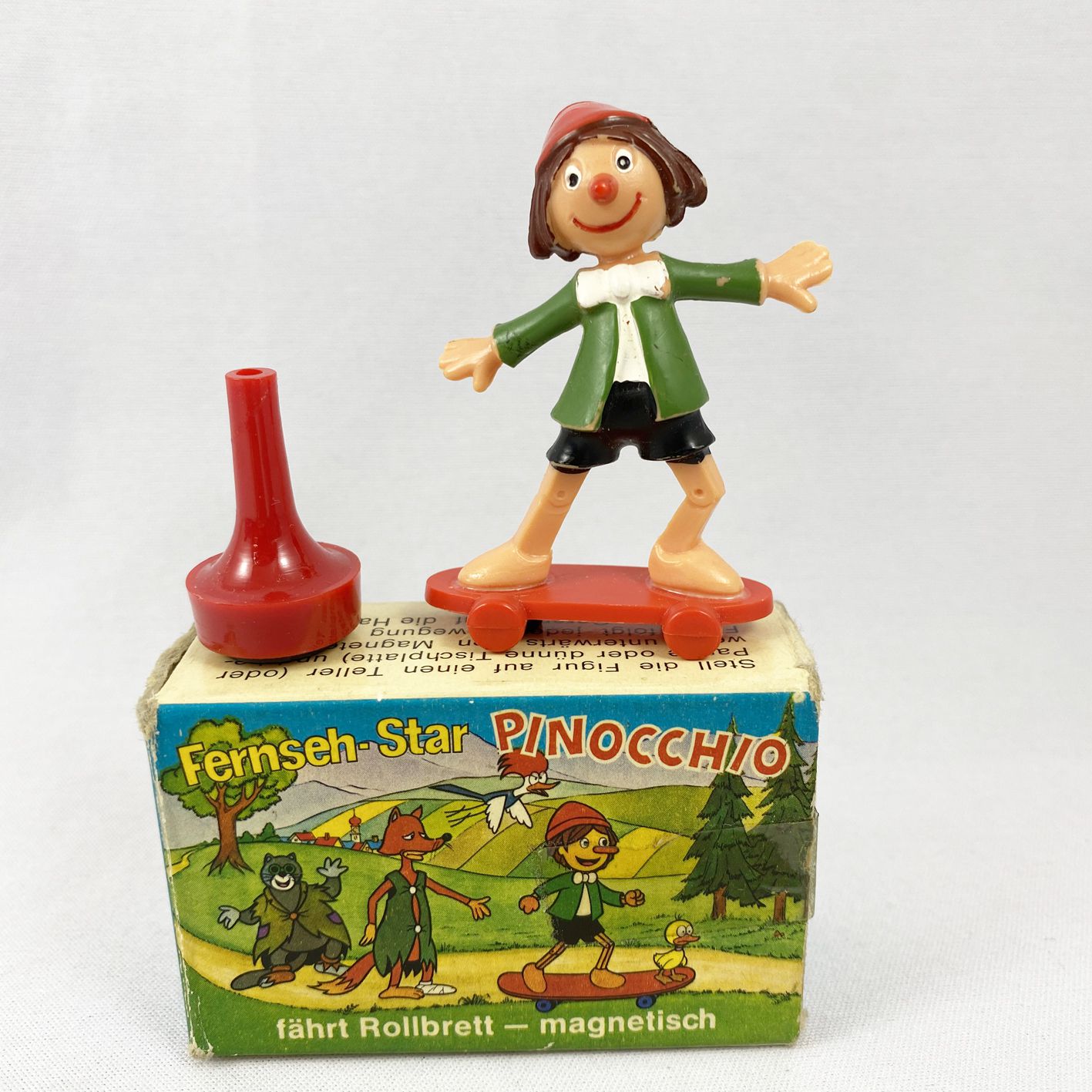 Pinocchio (Série TV) - Figurine magnétique - Pinocchio sur Skateboard -  Magneto Ref.3143 (1977)