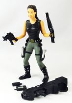 Playmates - Tomb Raider the Movie -  6\'\' figure - Lara Croft in Raiding Gear