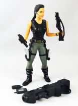 Playmates - Tomb Raider the Movie -  6\'\' figure - Lara Croft in Raiding Gear