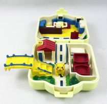 Pokémon Pocket Monsters Playset - Nintendo / Tomy (1997) - Pikachu and Village