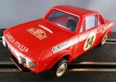 Polistil Policar A91 Lancia Fulvia HF Coup� Rallye Monte Carlo Rouge N�14 1/32