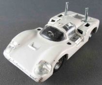 Politoys-E Export N° 560 Chaparral 2F Blanche 1/43
