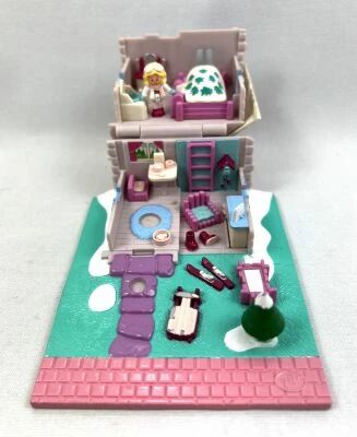 Polly Pocket - Bluebird Toys 1993 - Ski Lodge (loose)