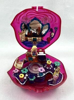 Polly Pocket - Bluebird Toys 1996 - Polly\'s Crystal perfume compact - Sweet Roses (occasion)