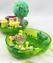 Polly Pocket - Mattel #28654 2000 - Fruit Surprise: Apple (loose)