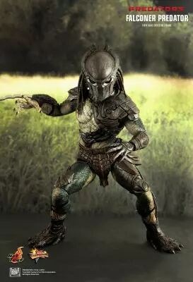 Predators - Falconer Predator - 14\  figure Hot Toys MMS 137