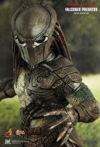 Predators - Falconer Predator - 14\  figure Hot Toys MMS 137