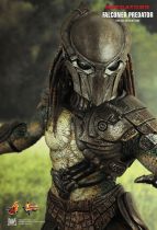 Predators - Falconer Predator - 14\  figure Hot Toys MMS 137