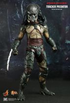 Predators - Tracker Predator With Hound - 14\  figure Hot Toys MMS 147