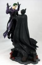 PureArts  - Batman Arkham Origins - Batman holding the Joker pvc statue- Batman