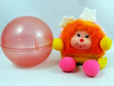 Rainbow Brite - Mattel - Poup�e 12cm - Itsy Baby Sprite (avec boule)