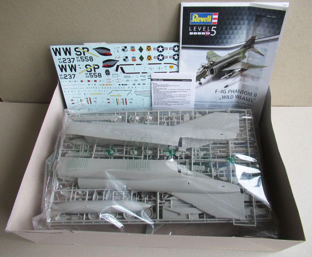 Neuf Scellé Revell Visible V-8 Moteur 1/4 Maquette Kit