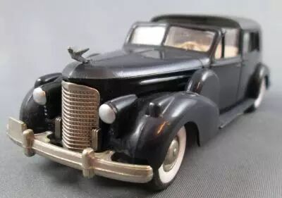 Rex Toys Cadillac V16 1938-40 Coup� Open Front Sedan Noire sans boite 1/43