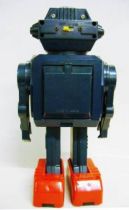 Robot - Battery Operated Walking Robot - Shooting Smoke Robot