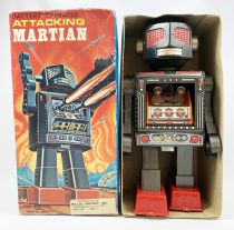 Robot - Battery Operated Walking Tin Robot - Attacking Martian (Horikawa S.H. Japan)