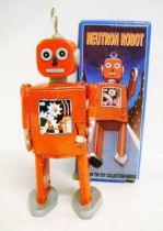 Robot - Mechanical Walking Tin Robot - Neutron Robot (St.John Tin Toy)
