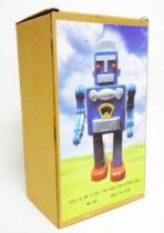 Robot - Mechanical Walking Tin Robot - Smoking Space Man