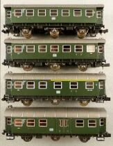 Roco  2 x 2250 2251 2252 N Scale Db 4 x Coach 3 Axles Area III Mint in Box