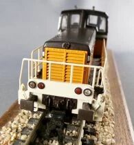 Roco 43475 Ho Sncf Diesel Loco Shunter Y8000 Arzens Livery Epok V Mint in Box