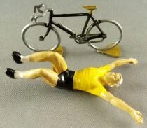 Roger - Plaastic Cyclist Metal Bike - Yellow Jersey Arms Raised Removable Racer Black Bike TDF