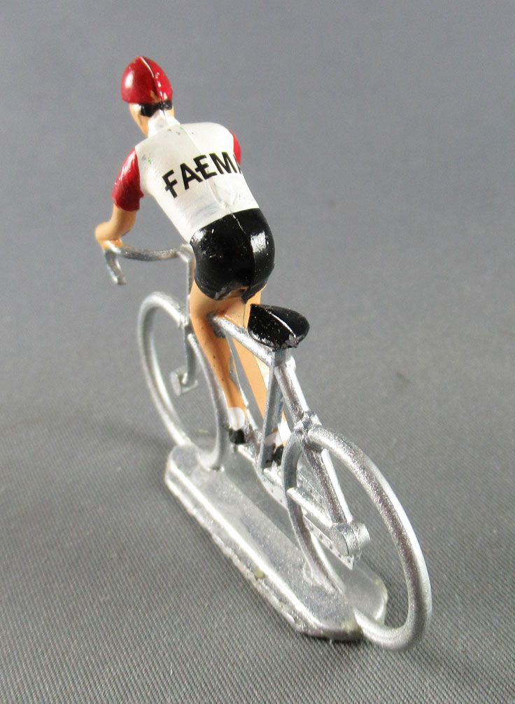 Cycling figure Peugeot Petit cycliste Figurine 