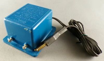 Scalextric - Transformateur Redresseur Type SF 06 200V 12V 0,6A Bleu Fonc� sans Boite