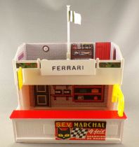 Scalextric Hornby Hobbies 1:32 - MM/A203 - Owner Pit and Stand Porsche Ferrari S.E.V. Marchal