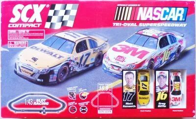 Scalextric SCX Compact 31340 - Tri-Oval Super Speedway Racing Set Ford Fusion MIB