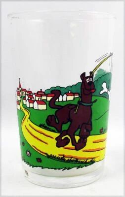 Scooby-Doo - Amora mustard glass - Scooby chasing a bone