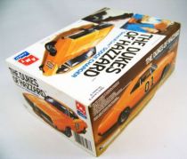 Sherif fais moi peur! - AMT ERTL - 1969 Dodge Charger General Lee 1-25ème Model Kit 03