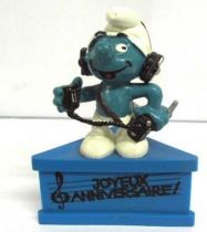 Smurf with radio \'\'Happy Birthday\'\' (blue base)