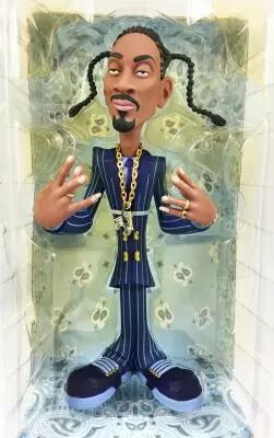 Snoop Dogg (costume violet) - Figurine vynil 23cm s�rie 1 Sota Toys