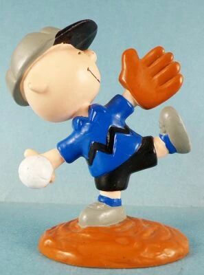 Snoopy - Applause PVC Figure - Charlie Brown Baseball Pitcher