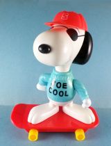 Snoopy - Figurine articulée 18 cm Premium McDonald - Snoopy en Skateboard