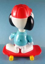 Snoopy - Figurine articulée 18 cm Premium McDonald - Snoopy en Skateboard