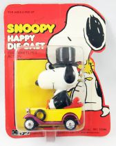 Snoopy - Hasbro Aviva - Happy Die-Cast \ Tuxedo Snoopy\ 
