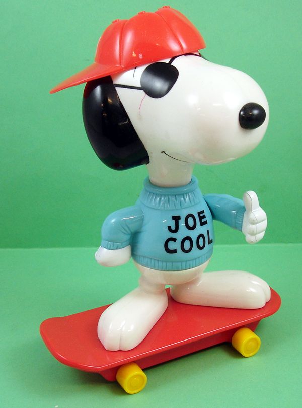 snoopy action figure