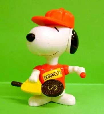 Snoopy - McDonald Premium Action Figure - Snoopy Indonesia