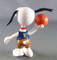 Snoopy - Schleich PVC Figure - Baskerball Player Snoopy