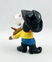 Snoopy - Schleich PVC Figure - Cowboy Snoopy Plays Violin.