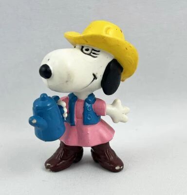 Snoopy - Schleich PVC Figure - Cowgirl Belle with Coffeepot
