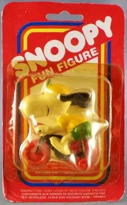 Snoopy - Schleich PVC Figure - Cyclist Snoopy Mint on Card
